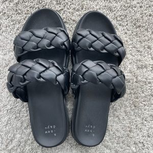 Target Braided Black Size 10 Sandals